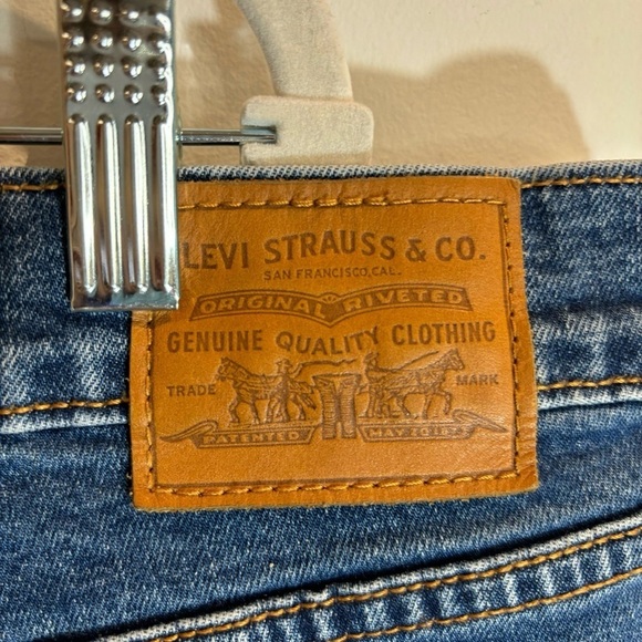 LEVI’S Sz 24W Wedgie  Skinny Chewed Hem Button Fly Mid-Washer High Rise Jeans - Picture 9 of 12